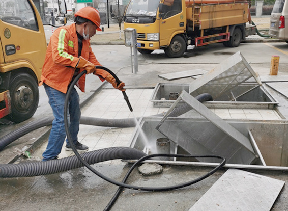 红山街道隔油池清理